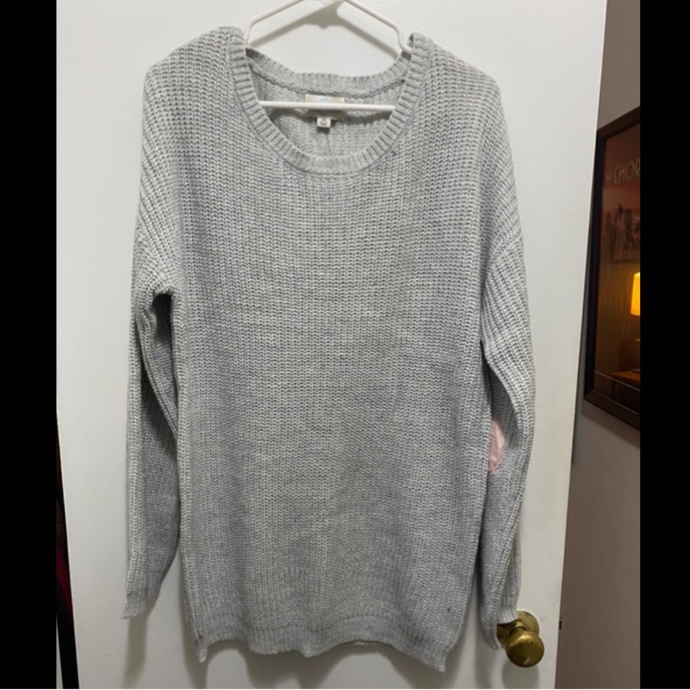 NWT Francesca’s gray tunic sweater with pink heart elbow pads